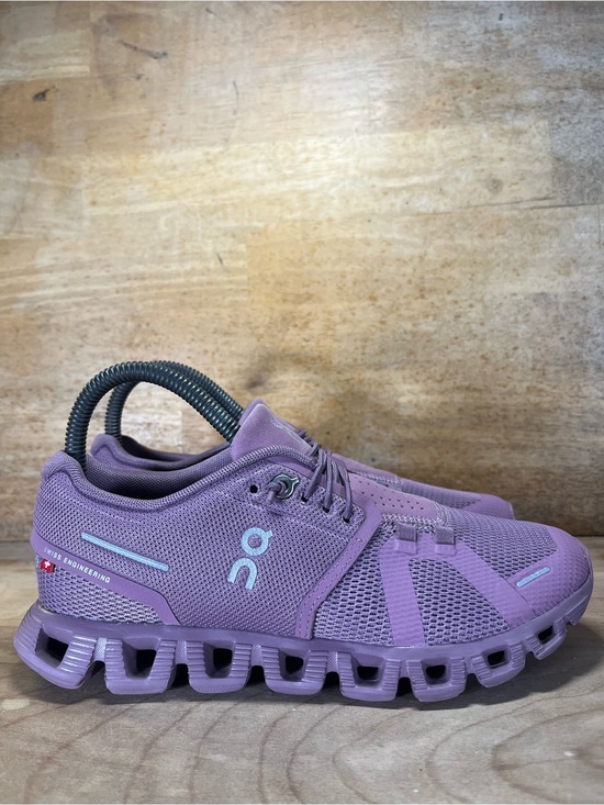 On Running Shoes - On Cloud 5 LIGHTWEIGHT Womens Size 6 Running Shoes Sneakers Fig Quartz